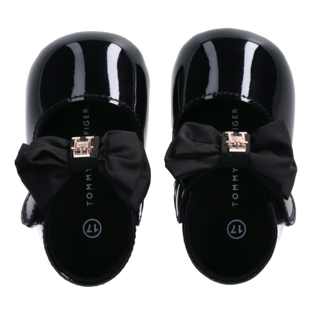 باليرينا رضيعات من تومي هيلفيغر