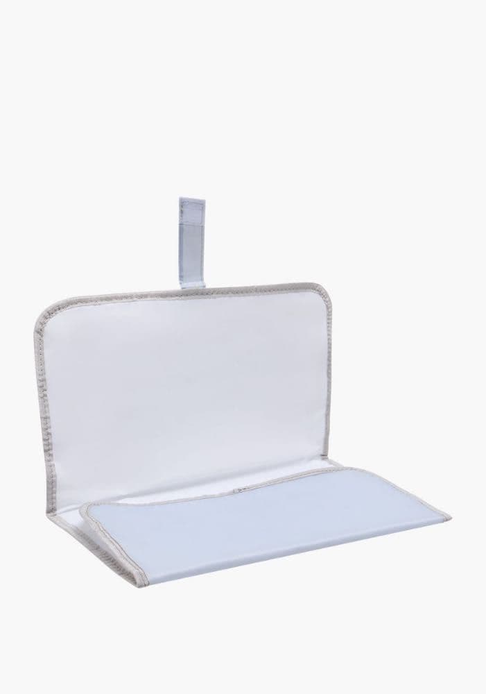 شنطة حفاضات سادة بسحّاب إغلاق ومقابض مزدوجة - حجم صغير