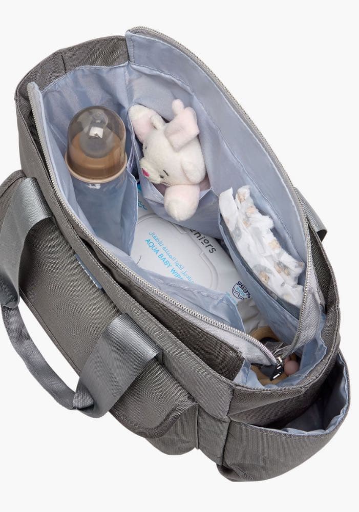 شنطة حفاضات سادة بسحّاب إغلاق ومقابض مزدوجة - حجم صغير