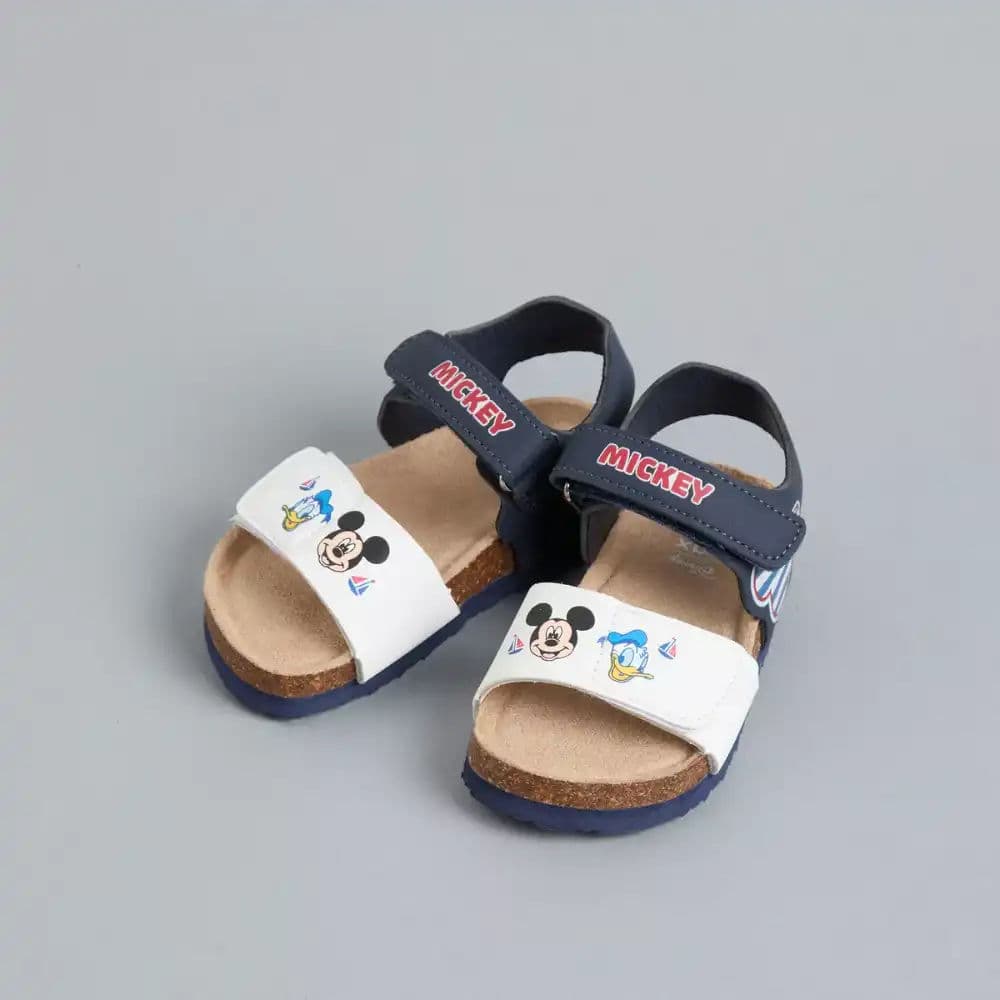 صندل بشريط إغلاق لاصق وطبعات ميكي ماوس ودونالد داك