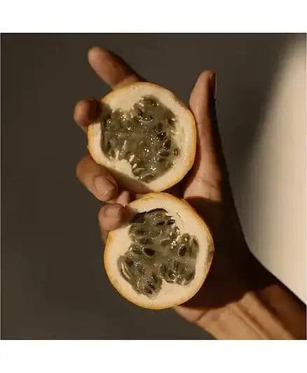 ماستيلا لوشن العناية الأساسية للأمومة - خالٍ من العطور، غير لاصق، وذو ملمس ناعم - 200 مل