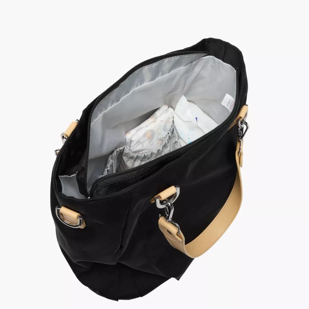 شنطة حفاضات سادة بسحّاب إغلاق ومقابض مزدوجة