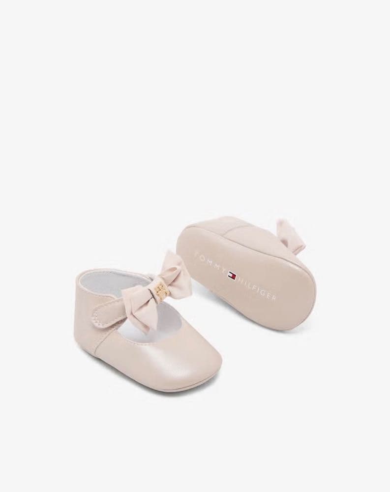  باليرينا رضيعات من تومي هيلفيغر